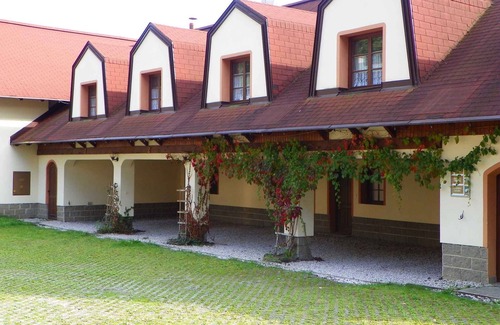 Desna Apartment | Holiday apartment with an outdoor pool and WiFi
