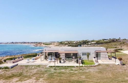 Portopalo di Capo Passero House | Holiday house Portopalo di Capo Passero for 1 - 6 persons with 3 bedrooms - Holiday house