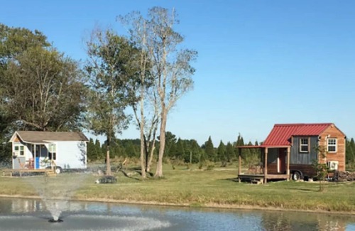 Manvel Cottage | Holiday Acres Tiny house on wheels