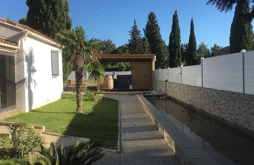 Camaret-sur-Aigues Apartment | Holiday apartment Camaret sur Aigues for 1 - 2 persons with 1 bedroom - Holiday apartment