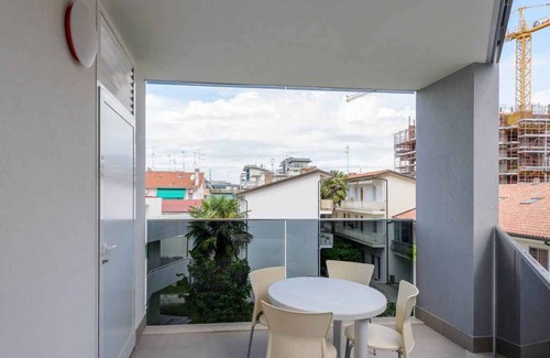 Lignano Sabbiadoro Apartment | Holiday apartment with balcony and air conditioning