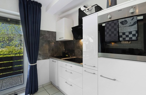 Stryck Apartment | Holiday Apartment Schanze Willingen with Shared Garden, Balcony and Wi-Fi