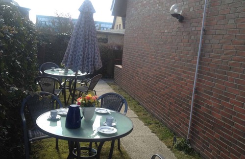 Tinnum Apartment | Holiday apartment with garden and TV