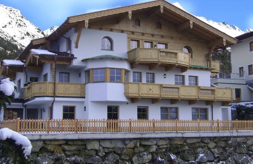Gerlosbergeben Apartment | Holiday apartment with terrace in the skiing area