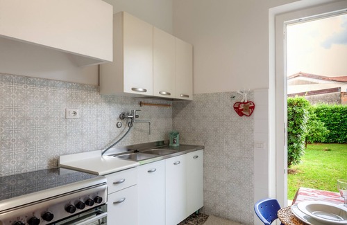 Ripa-Pozzi-Ponterosso Apartment | Holiday Apartment "Casa Bruna" with Private Garden & Wi-Fi