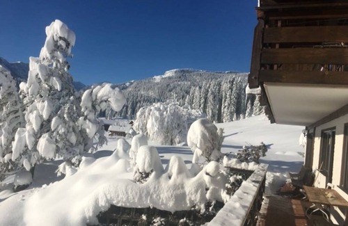 Mittelberg Apartment | Holiday Apartment Fewo 2 am Auweg with Moutain View, Shared Garden & Wi-Fi