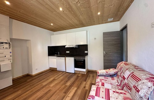 Seez Apartment | Holiday Apartment 'Fleur 6' in Séez