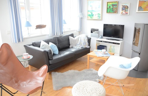 Norddorf Apartment | Holiday apartment in Norddorf with 3 bedrooms for a maximum of 5 people on two levels.