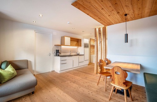 San Giacomo Apartment | Holiday Apartment "Stoana 4-1" with Relaxing Wellness Area