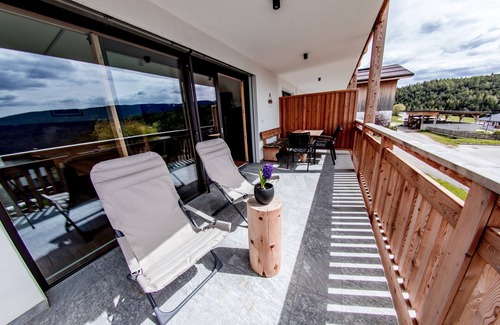 Terento Apartment | Holiday Apartment "Kieserhof Wald" with Mountain View, Private Terrace & Wi-Fi