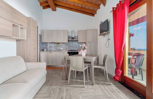 Tanaunella Apartment | Holiday Apartment 'La Finestra sul Mare' with Sea View & Terrace