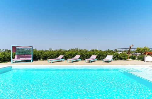 Galatone Apartment | Holiday Apartment "Le Scuderie 5" with Shared Pool, Shared Terrace & Wi-Fi
