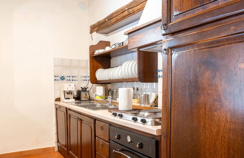 Cortona Apartment | Holiday Apartment "Monastero" with Mountain View, Shared Pool & Wi-Fi