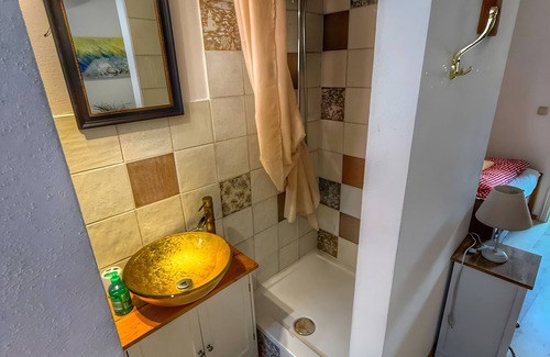 Burghaslach Apartment | Holiday Apartment No. 8 with Shared Garden and Wi-Fi