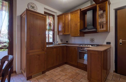 Montioni Apartment | Holiday apartment near the center with swimming pool, air conditioning, parking lot