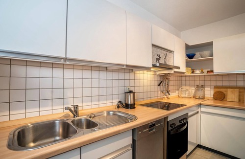 Neusatz Apartment | Holiday Apartment "Panorama" with Mountain View, Terrace & Wi-Fi
