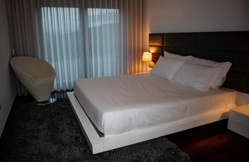 Ponte de Lima Apartment | Holiday Apartment "S Roque House" with Pool, Wi-Fi, Terrace & Garden
