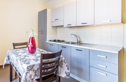 Cassibile Apartment | Holiday Apartment "San Martino Sofia" with Private Terrace, Balcony & Wi-Fi