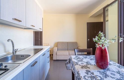 Cassibile Apartment | Holiday Apartment "San Martino Sofia" with Private Terrace, Balcony & Wi-Fi