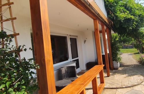 Ronsberg Apartment | Holiday Apartment "Secret Paradise" with Mountain View, Private Terrace & Wi-Fi
