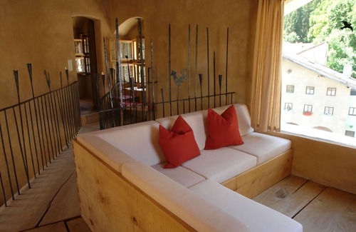 Trostberg Apartment | Holiday apartment Turmpalais in the tower to Schloss Schedling near the Chiemsee