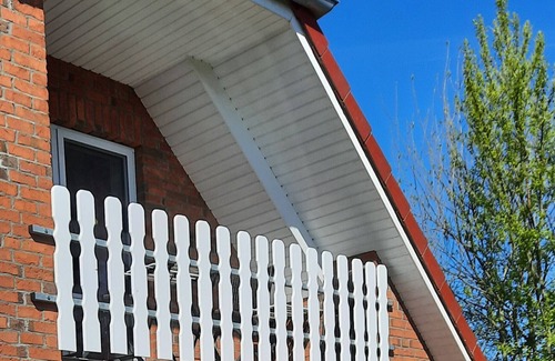 Langballig Apartment | Holiday Apartment "Wikingerland Typ 2 Obergeschoss" with Balcony, Shared Garden & Wi-Fi