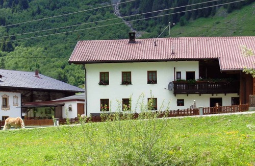 Schmirn Apartment | Holiday apartment with balcony