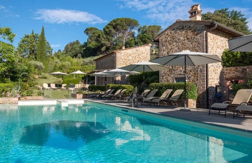 Sarteano Apartment | Holiday apartment with pergola and pool