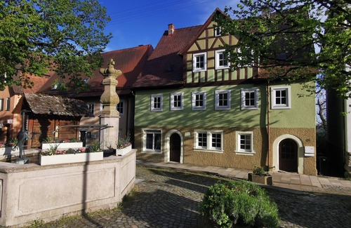 Langenburg Apartment | Holiday Apartment "Wohnen Im Denkmal" with Mountain View & Wi-Fi