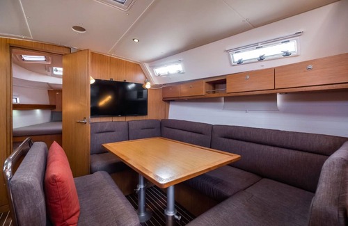 Sant Adria de Besos Boat Rental | Holiday Boat 'Barco en Port Olympic with decks & Wi-Fi