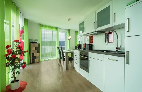 Sipplingen Apartment | Holiday Apartment "Rose" with Large Balcony with Lake View, Wi-Fi & TV