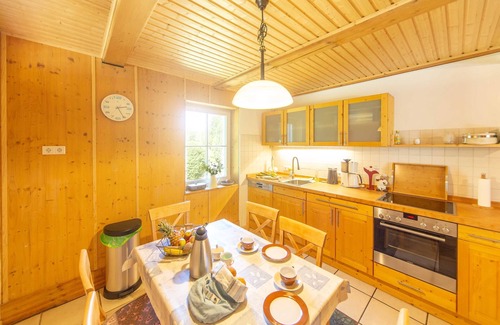 Ummanz Apartment | Holiday EC - Apartments in thatched house