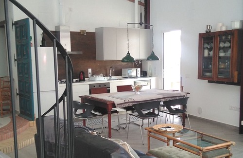 Villanueva del Ariscal Villa | Holiday Home Casa Rural Villa Bella with Whirlpool, Garden & Wi-Fi