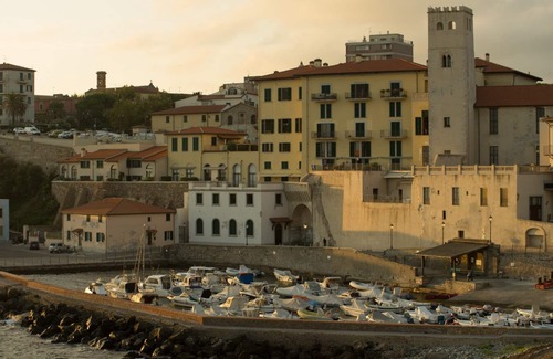 Piombino Apartment | Holiday flat near the sea on the Tuscan coast opposite the Island of Elba