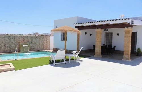 Conil de la Frontera Ski Chalet | Holiday home with private pool and Wifi
