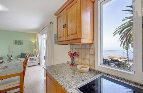 Puerto Naos House | Holiday Home 'Moijama 6' with Sea View, Shared Pool and Wi-Fi