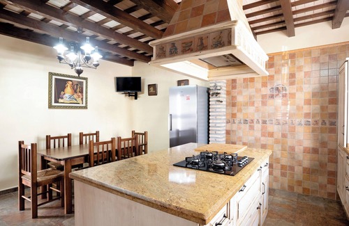 Conil de la Frontera House | Holiday Home 'El Cortijo' with Private Pool, Wi-Fi and Air Conditioning
