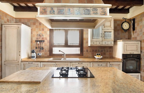 Conil de la Frontera House | Holiday Home 'El Cortijo' with Private Pool, Wi-Fi and Air Conditioning
