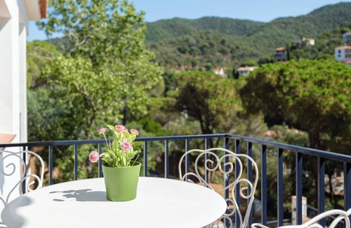 Canyet de Mar Apartment | Holiday Home 'Un paraíso en la Costa Brava' with Mountain View, Private Terrace and Wi-Fi