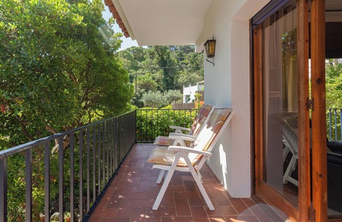 Canyet de Mar Apartment | Holiday Home 'Un paraíso en la Costa Brava' with Mountain View, Private Terrace and Wi-Fi