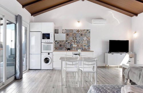 San Ambrosio House | Holiday Home 'La Teja 3' with Private Pool, Wi-Fi and Air Conditioning