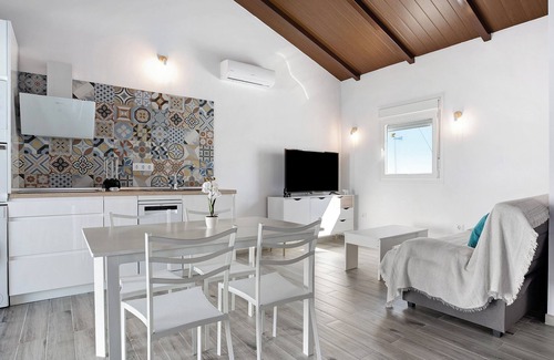 San Ambrosio House | Holiday Home 'La Teja 3' with Private Pool, Wi-Fi and Air Conditioning
