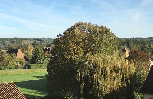 Beaumont-du-Perigord House | Holiday Home with private garden and terrace in Beaumont-du-Perigord