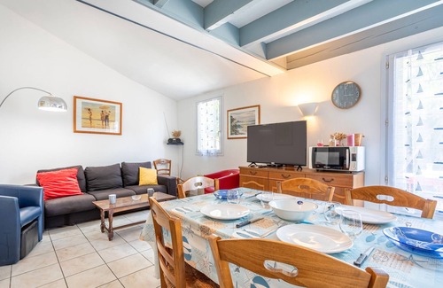 Saint-Denis-d'Oleron House | Holiday Home 'Maison De Vacances Avec Jardin' with Private Terrace and Private Garden