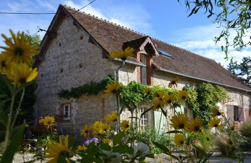 Chilleurs-aux-Bois House | Holiday Home in Chilleurs near Château
