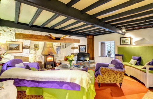 Dolbenmaen House | Holiday Home Dwyford by Interhome