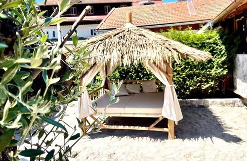 Bayrischzell House | Holiday Home "Alpen Lounge Bayrischzell" with Mountain View, Private Pool and Wi-Fi