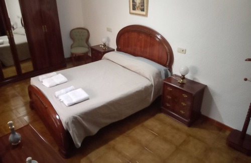 Lucar House | Holiday Home 'Apartamentos Miguel Y Rosa Lúcar' with Private Terrace, Wi-Fi and Air Conditioning