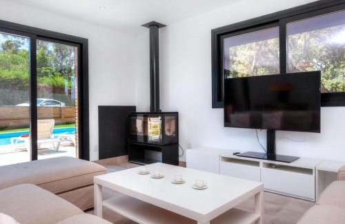 Calonge House | Holiday Home Avets by Interhome