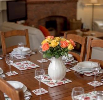 Maybole House | Holiday Home Balcraig House by Interhome